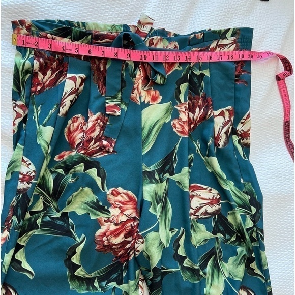 PatBO Botanica Floral Belted Cropped Pants - Picture 10 of 16